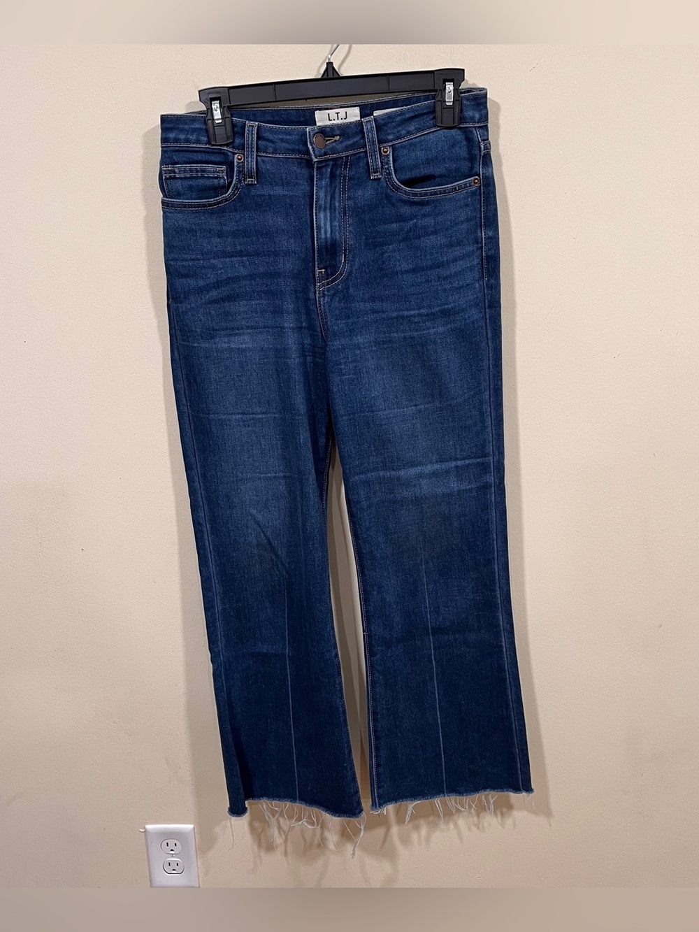 Letter To Juliet LTJ Womens straight Jeans Sz 26 raw hem Medium Blue Denim EUC